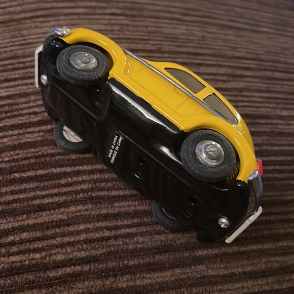 MF146 Yellow Sedan Voiture Beetle VW Bug Car Friction Retro Tin Toy w/Box - Picture 7 of 7